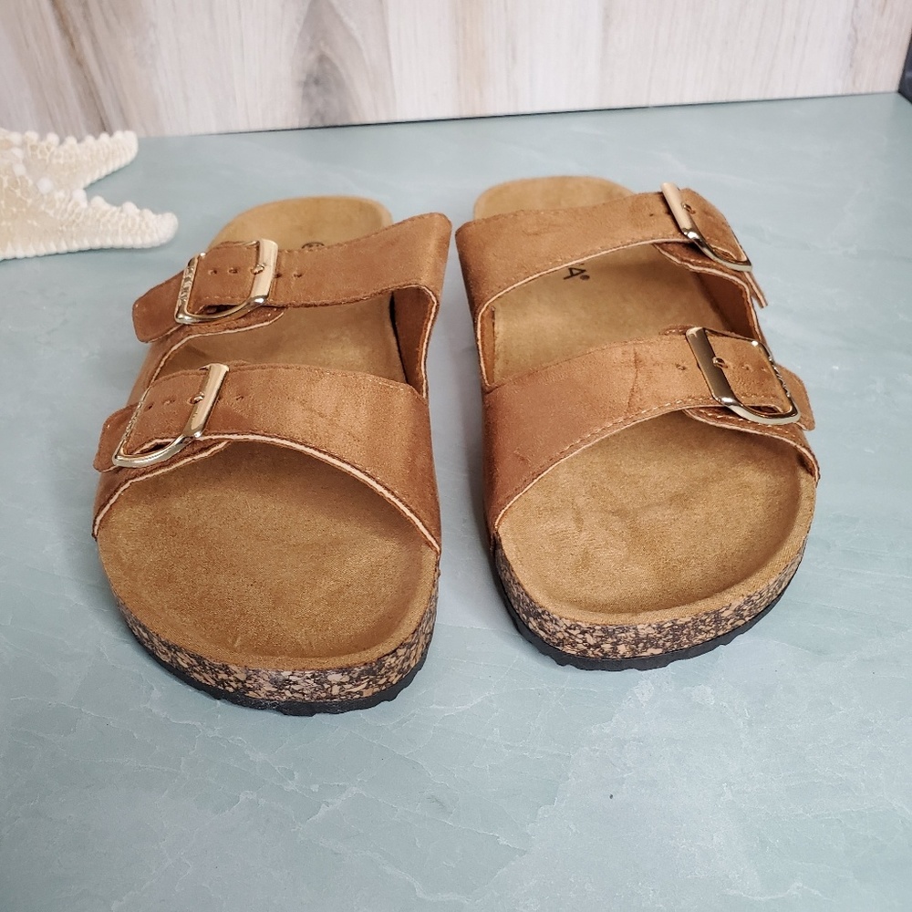 NEW Croc Embossed Buckle Sandal - Picture 4 of 5